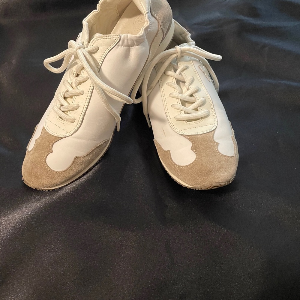 Tory Burch White and Tan Low-Top Sneakers
